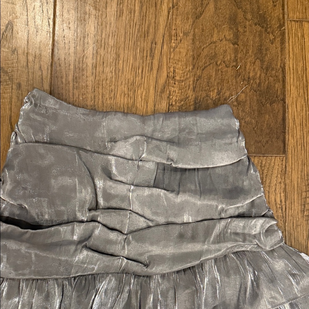 DO+BE Shimmering Silver Ruffled Mini Skirt Size Small - Picture 2 of 4